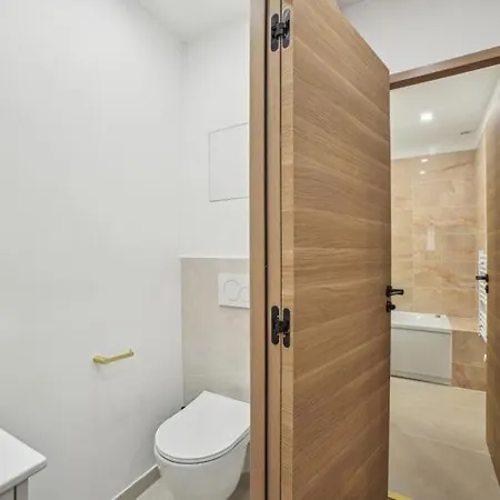 Lavie Maison Hot Tub And Ac Apartman