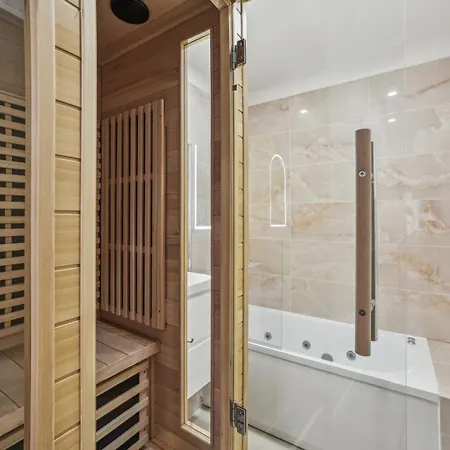 Lavie Maison Hot Tub And Ac