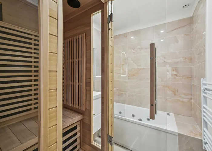 Lavie Maison Hot Tub And Ac
